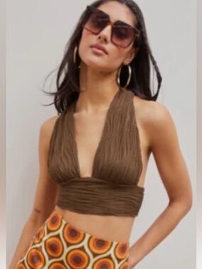 Halter top